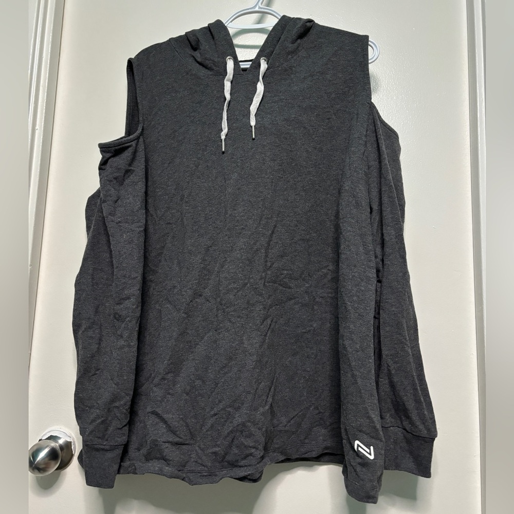 NOLA PLUS SIZE CUT-OUT SHOULDER HOODED SWEATER